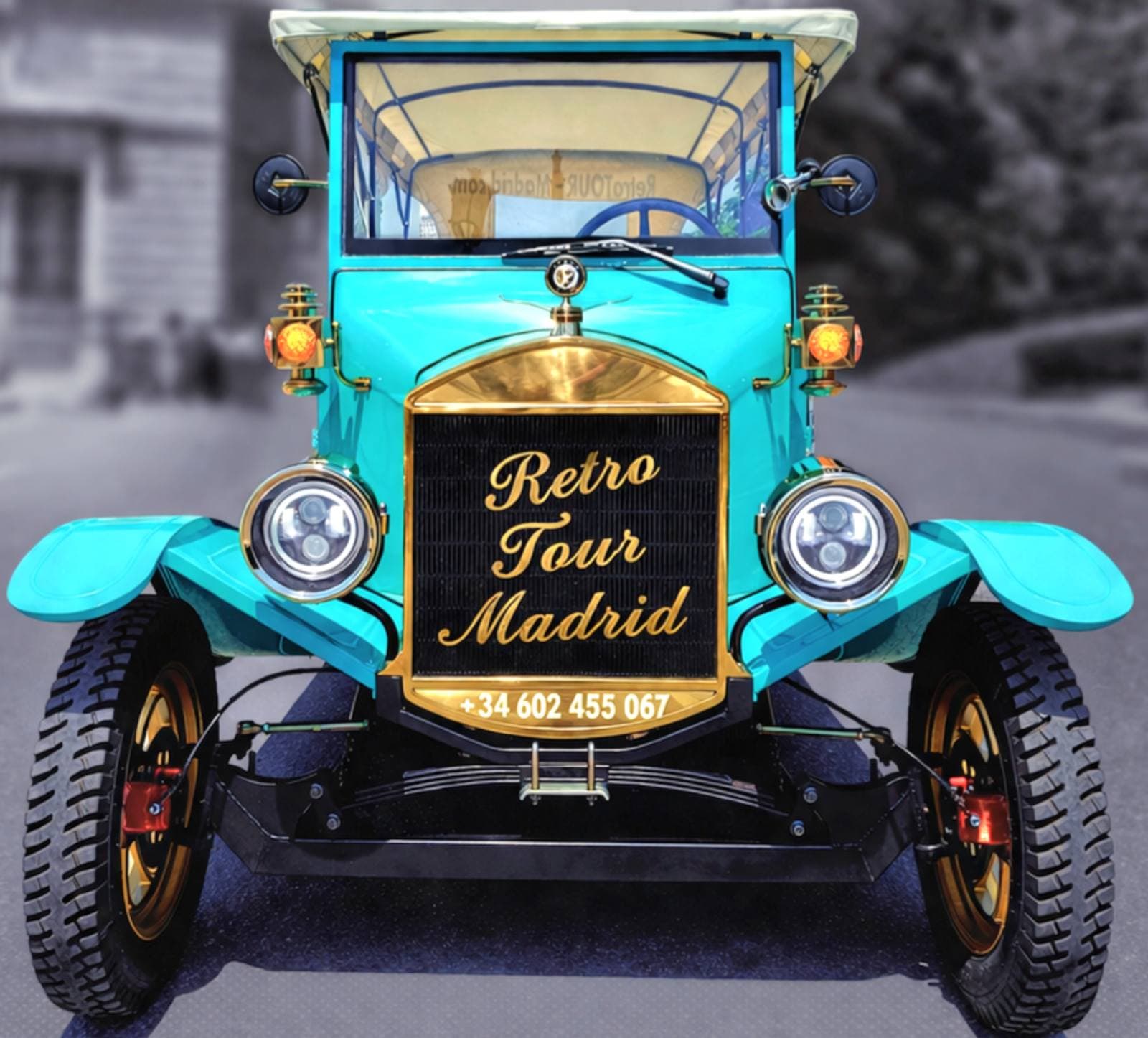 Private Retro Tour Madrid - 1920 Ford Model T classic car on a Madrid city tour